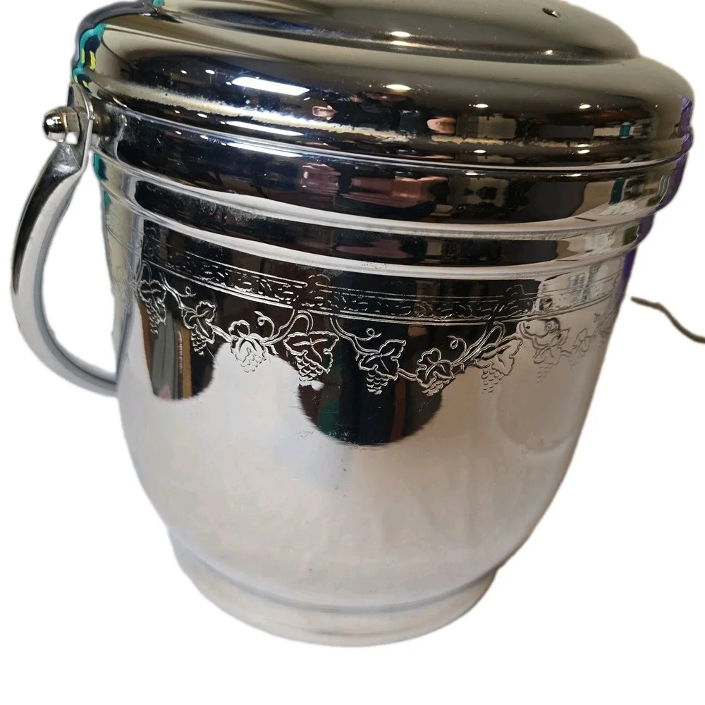 United Chromium Brass Ice Bucket Grape Vine Hinged Lid Handle Barware Vintage